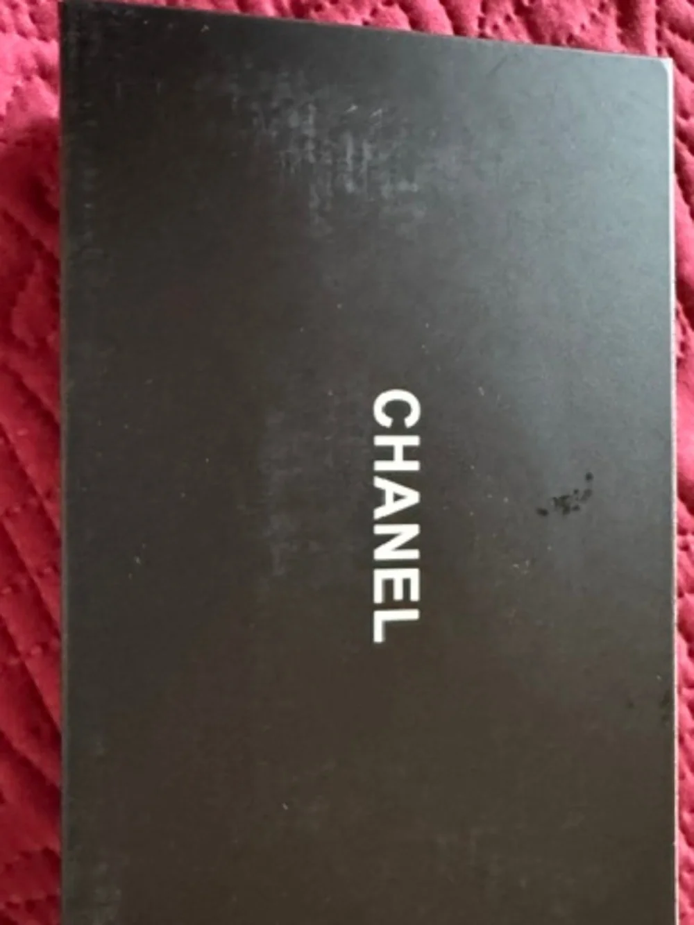 Chanel black/white box empty